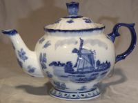 Teapot 1Liter Delft Blue Mill Decor 7 inch