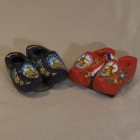 Magnet 2 Wooden Shoes Red Mill